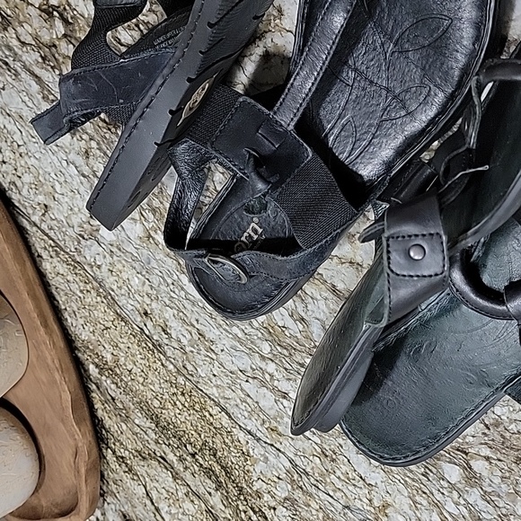Born sandals - Picture 3 of 3
